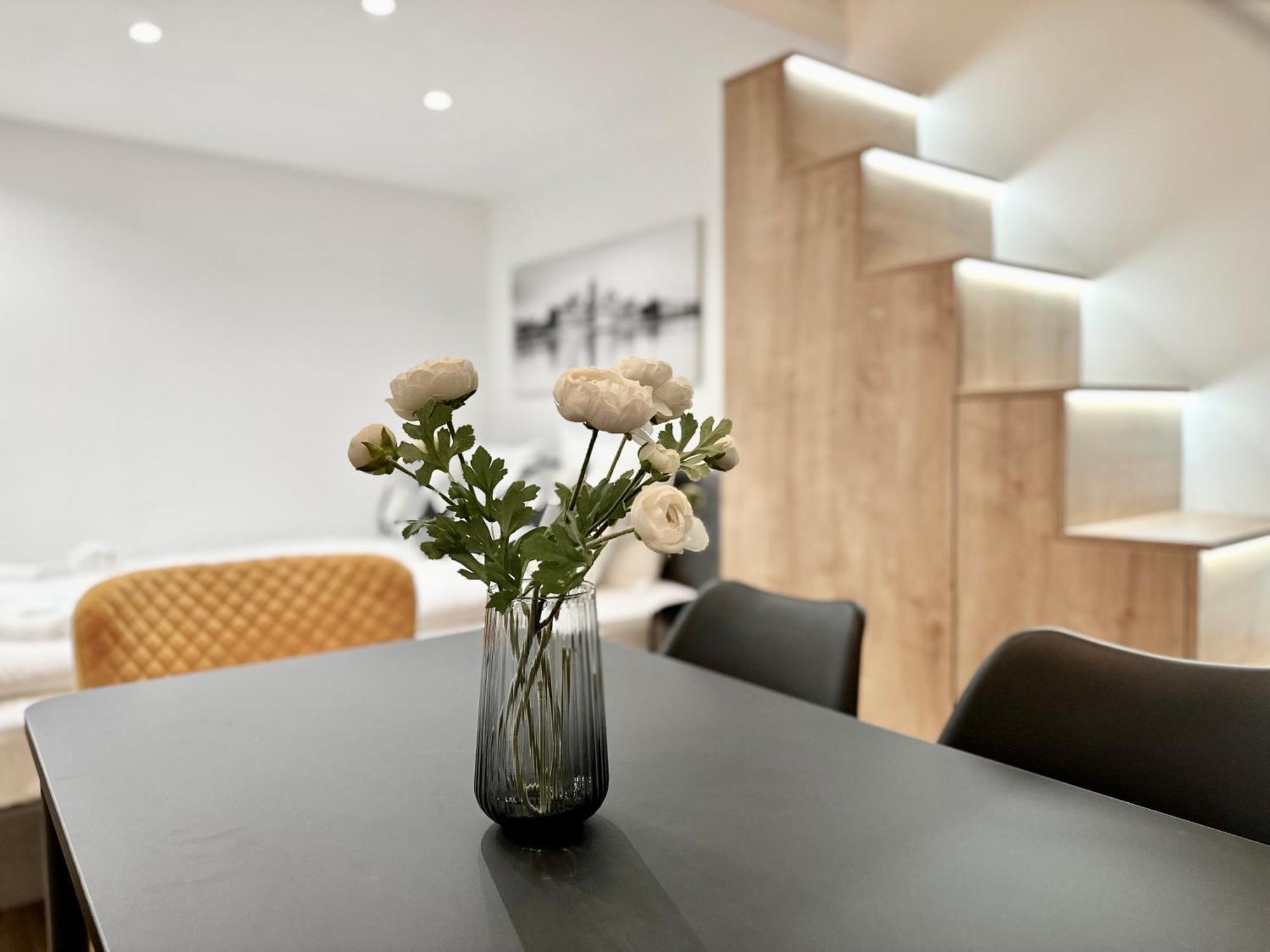 Premium Apartment By Hi5- Brody Street Budapest Exterior photo