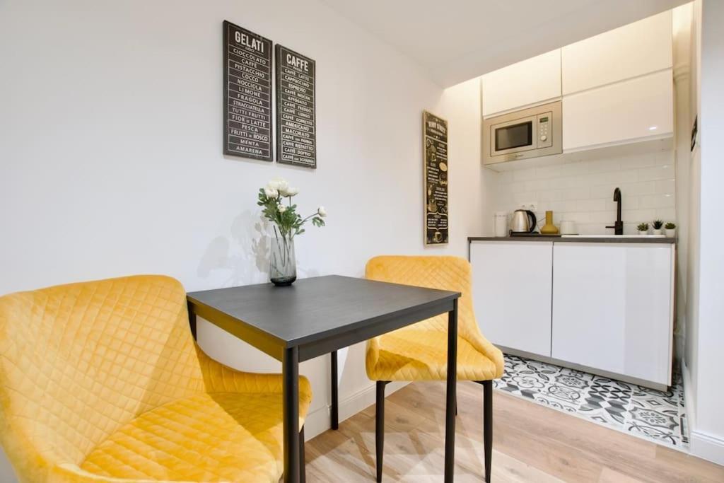Premium Apartment By Hi5- Brody Street Budapest Exterior photo